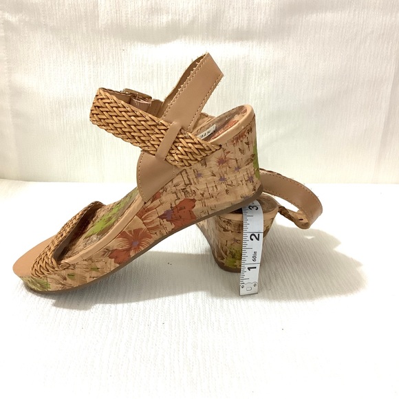 STEVE MADDEN “Buttercup” Printed Cork Wedge Sandals - Picture 10 of 10